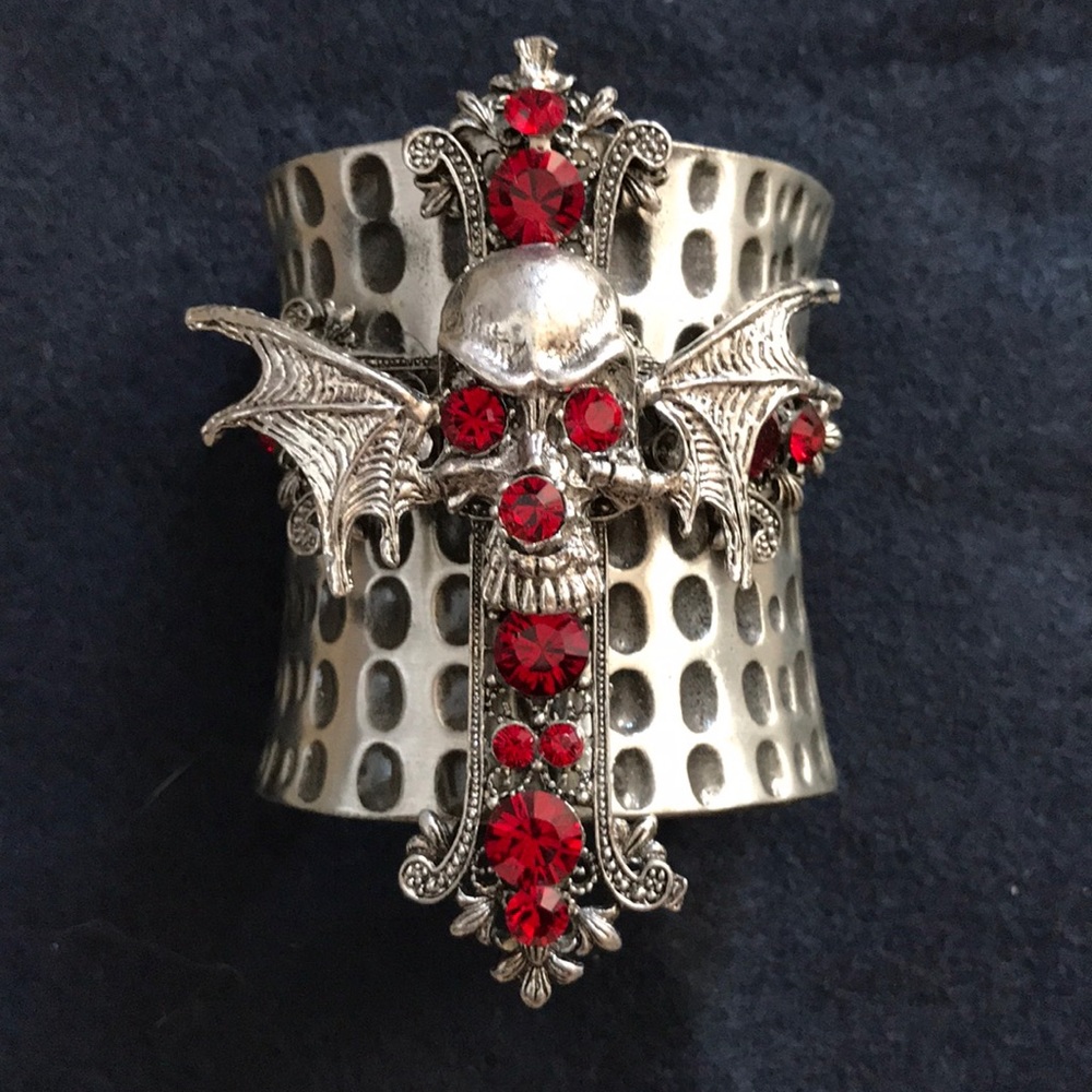 Skull and cross cuff by Marianna Harutunian